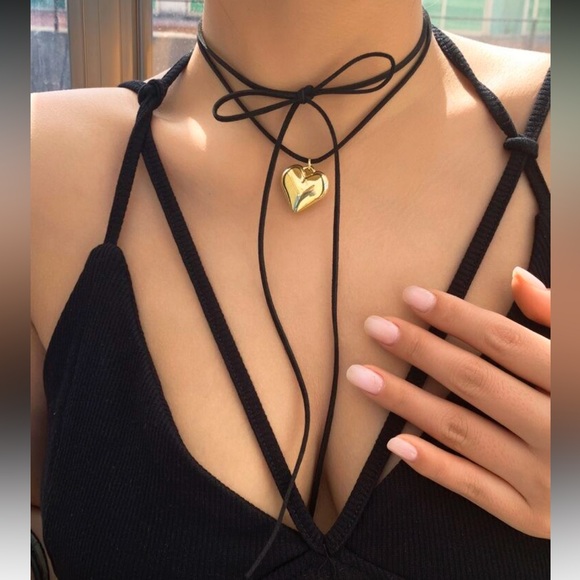 Free People Jewelry - Gold Heart Pendant Black Choker Necklace R134